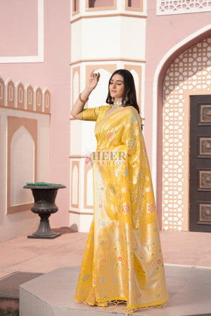Banarasi cotton silk saree with zari woven work - 39812
